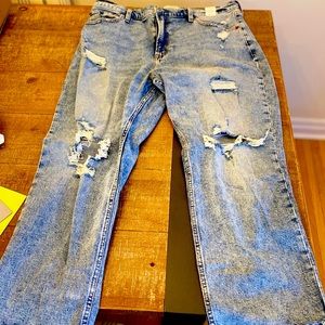 Abercrombie high rise ankle straight ripped Jean